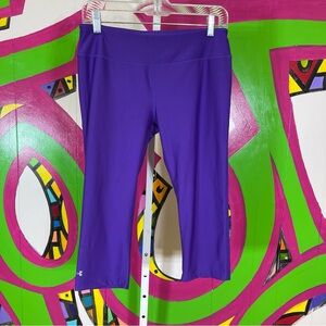 Under Armour Heat Gear Fitted Capris. Size Medium. In excellent condition!